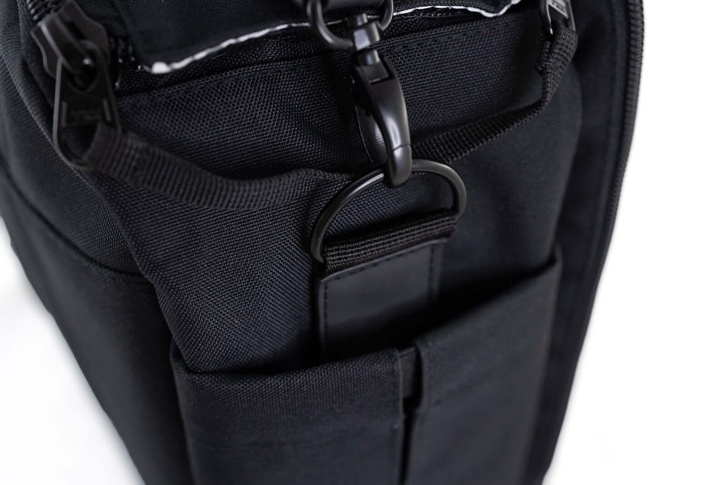 Nav & Co Flight Bag - Nav & Co Drink holder and sleek design features